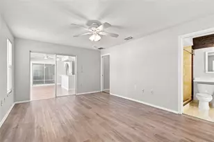 527 Wayfarer Dr, Tarpon Springs, FL 34689 - Photo 18