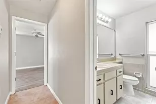 527 Wayfarer Dr, Tarpon Springs, FL 34689 - Photo 20