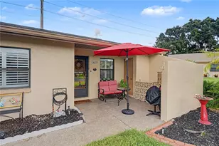38225 Boxwood Dr, Zephyrhills, FL 33542 - Photo 1