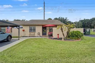 38225 Boxwood Dr, Zephyrhills, FL 33542 - Photo 6