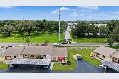 38225 Boxwood Drive, Zephyrhills, FL 33542 - Photo 32
