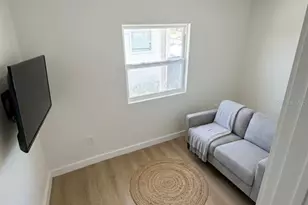 1543 43rd St S, Saint Petersburg, FL 33711 - Photo 8