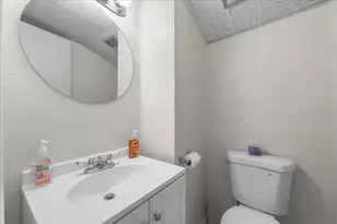 5644 Townhouse Dr, New Port Richey, FL 34652 - Photo 16