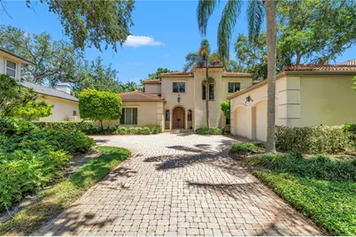 1524 Brightwaters Boulevard NE, Saint Petersburg, FL 33704 - Photo 2