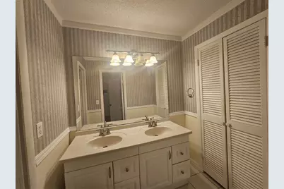 7605 Pasa Dobles Court, Tampa, FL 33615 - Photo 8
