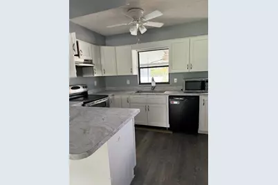 38745 Cambridge Drive, Zephyrhills, FL 33540 - Photo 4