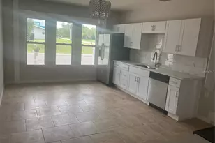 601 Banana St, Tarpon Springs, FL 34689 - Photo 4
