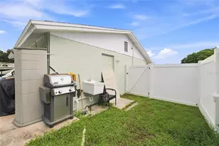 8344 Drycreek Dr, Tampa, FL 33615 - Photo 22