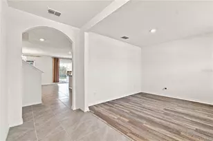 33635 Hamilton Hl Ln, Wesley Chapel, FL 33545 - Photo 10