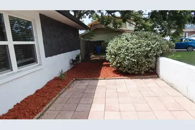 7515 Winging Way Drive, Tampa, FL 33615 - Photo 2