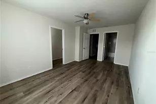 4951 White Sanderling Ct, Tampa, FL 33619 - Photo 18