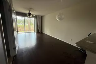 4951 White Sanderling Ct, Tampa, FL 33619 - Photo 8