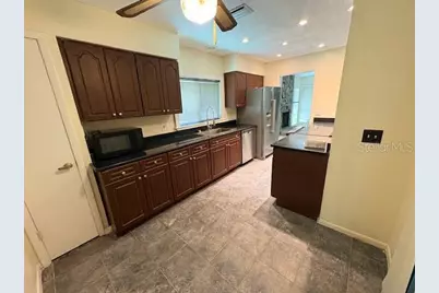 4512 Sweetwater Lake Drive #10, Tampa, FL 33613 - Photo 8