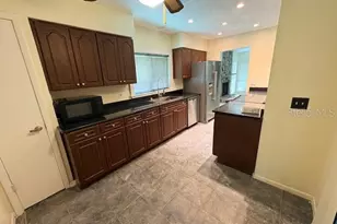 4512 Sweetwater Lake Dr, Tampa, FL 33613 - Photo 8