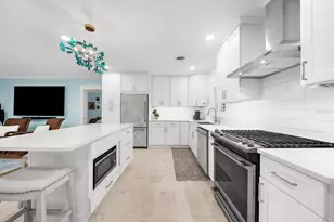 751 Mandalay Ave, Clearwater Beach, FL 33767 - Photo 10