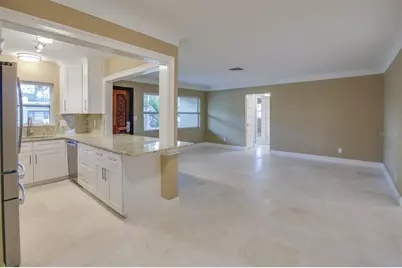 9046 3rd Street N, Saint Petersburg, FL 33702 - Photo 20