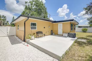 9046 3rd St N, Saint Petersburg, FL 33702 - Photo 8