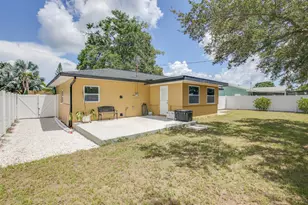 9046 3rd St N, Saint Petersburg, FL 33702 - Photo 10