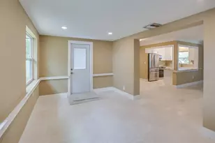 9046 3rd St N, Saint Petersburg, FL 33702 - Photo 26