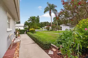 5988 Bonaventure Pl, Sarasota, FL 34243 - Photo 8