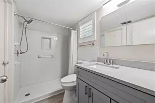 9940 47th Ave N, Saint Petersburg, FL 33708 - Photo 14