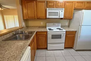 9523 Grovedale Cir, Riverview, FL 33578 - Photo 4