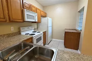 9523 Grovedale Cir, Riverview, FL 33578 - Photo 6