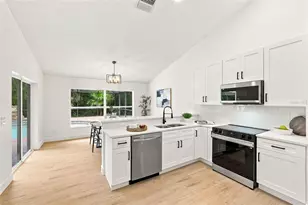 16414 Bridgelawn Ave, Lithia, FL 33547 - Photo 14