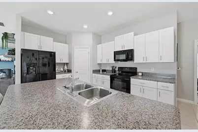 39745 Harvest Creek Lane, Zephyrhills, FL 33540 - Photo 14