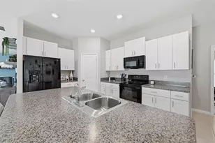 39745 Harvest Creek Ln, Zephyrhills, FL 33540 - Photo 14