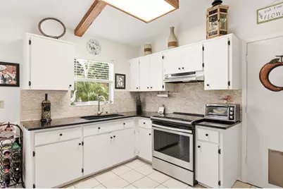 624 E Spruce Street, Tarpon Springs, FL 34689 - Photo 14