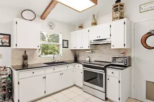 624 E Spruce St, Tarpon Springs, FL 34689 - Photo 14