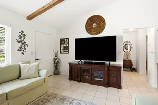 624 E Spruce St, Tarpon Springs, FL 34689 - Photo 8