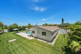 821 Jacaranda Dr, Largo, FL 33770 - Photo 60