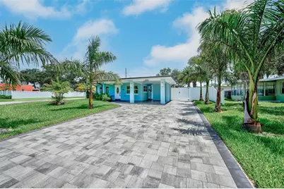 2425 Baywood Drive E, Dunedin, FL 34698 - Photo 2