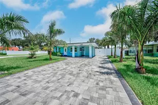 2425 Baywood Dr E, Dunedin, FL 34698 - Photo 2