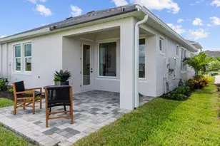 751 Maldives Trl, Sarasota, FL 34234 - Photo 18