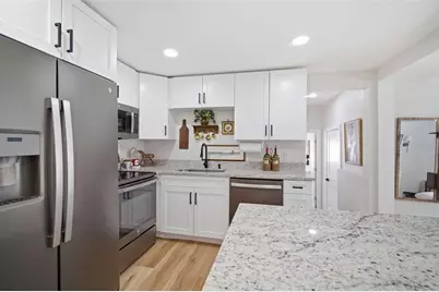 4120 Burlington Avenue N, Saint Petersburg, FL 33713 - Photo 8