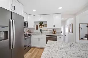 4120 Burlington Ave N, Saint Petersburg, FL 33713 - Photo 8