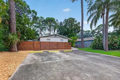 230 48th Avenue N, Saint Petersburg, FL 33703 - Photo 4