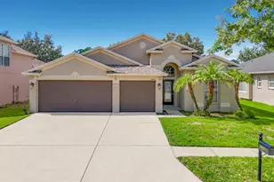 34434 Windknob Ct, Wesley Chapel, FL 33545 - Photo 2