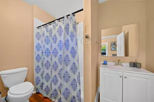 1615 14th St S, Saint Petersburg, FL 33705 - Photo 8