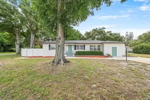 125 61st St N, Saint Petersburg, FL 33710 - Photo 1