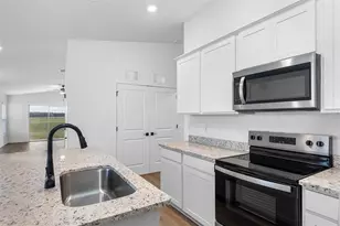 7142 Canopy Ln, Lakeland, FL 33809 - Photo 4