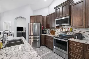 12020 Running Fox Cir, Riverview, FL 33569 - Photo 6