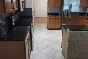 1003 Lumsden Trace Cir, Valrico, FL 33594 - Photo 6