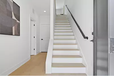 310 W Columbus Drive #8, Tampa, FL 33602 - Photo 2