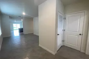 8434 Hardy Bay Loop, Wesley Chapel, FL 33545 - Photo 4