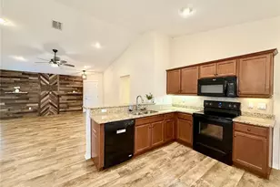 6054 Merrifield Dr, Zephyrhills, FL 33541 - Photo 12