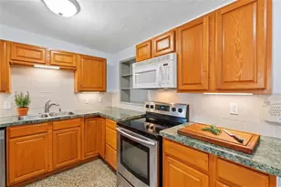 9374 84th St, Seminole, FL 33777 - Photo 10